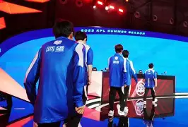 包含亚眠击败劲旅，赢得保级关键胜利的词条